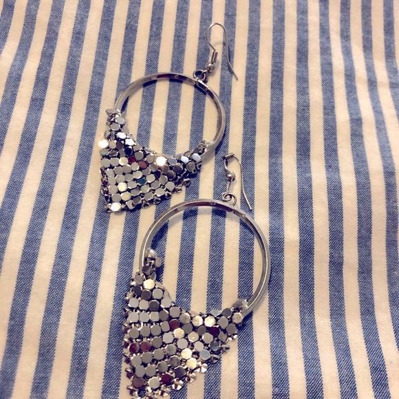 Dangling earrings. - Picture 8 of 8